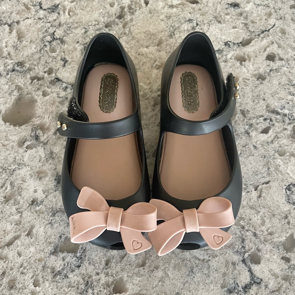 Mini Melissa Black Mary Janes w bow